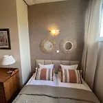 Kameralny 14 *